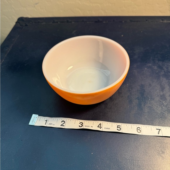 Vintage small Pyrex mixing bowl - Picture 4 of 5